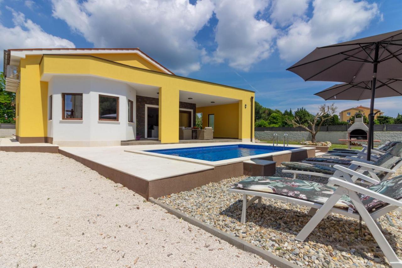 Modern Villa Eve In Medulin With Pool Near The Beach Luaran gambar