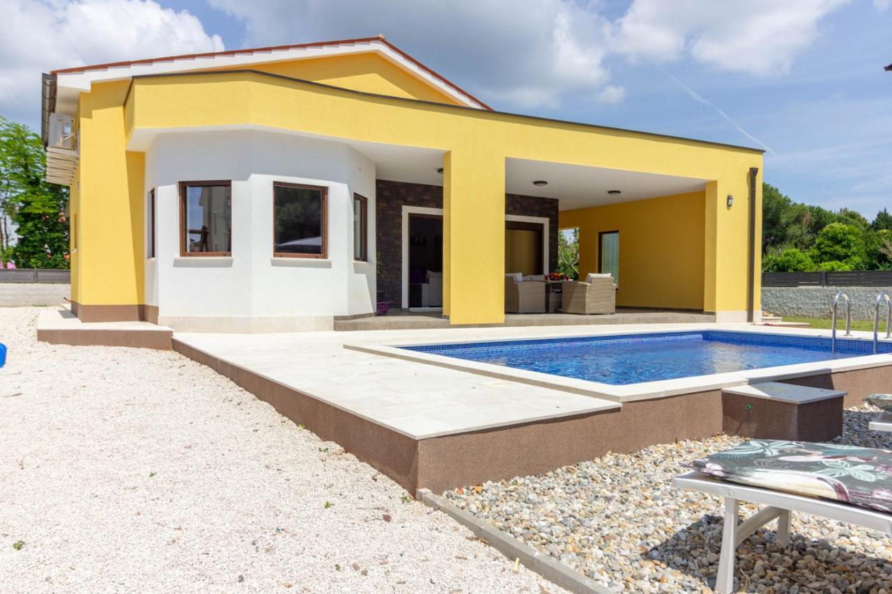 Modern Villa Eve In Medulin With Pool Near The Beach Luaran gambar