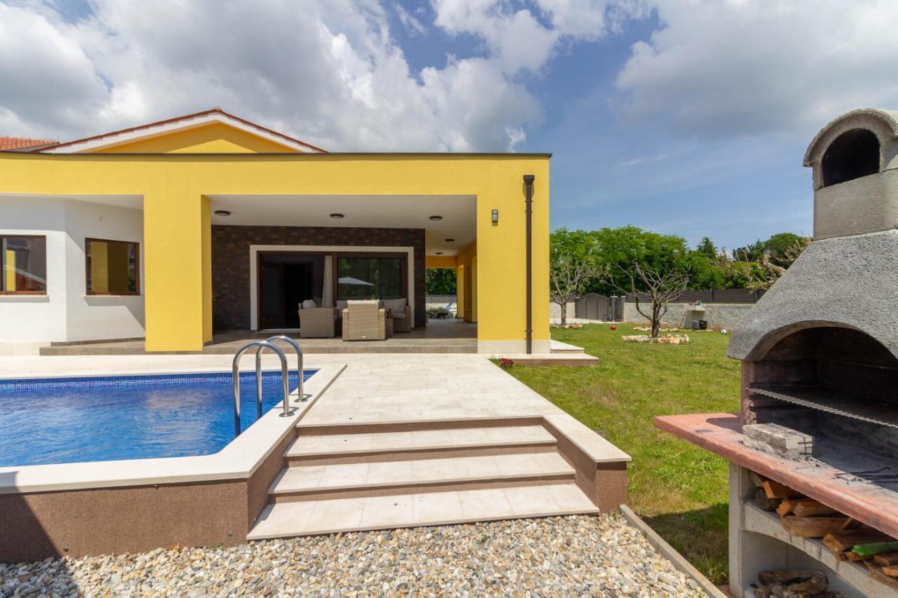 Modern Villa Eve In Medulin With Pool Near The Beach Luaran gambar