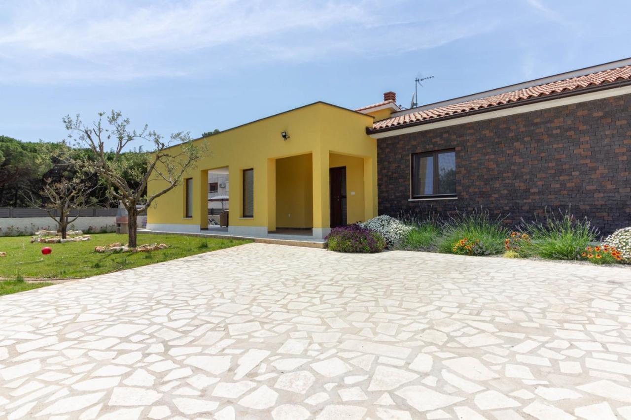 Modern Villa Eve In Medulin With Pool Near The Beach Luaran gambar