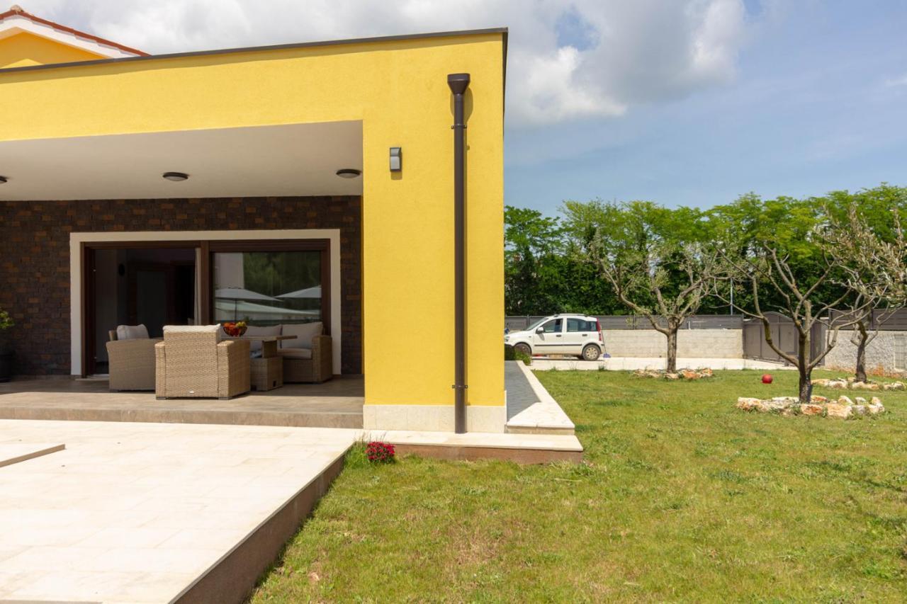 Modern Villa Eve In Medulin With Pool Near The Beach Luaran gambar