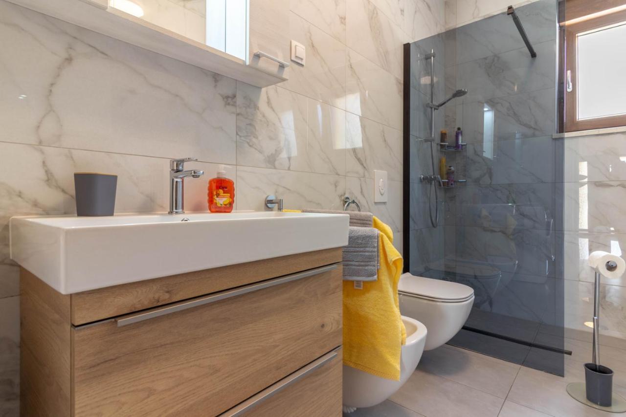 Modern Villa Eve In Medulin With Pool Near The Beach Luaran gambar