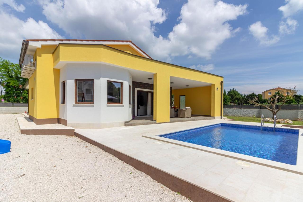 Modern Villa Eve In Medulin With Pool Near The Beach Luaran gambar