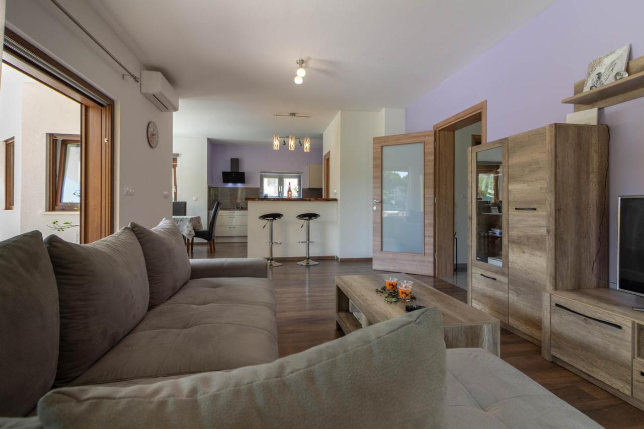 Modern Villa Eve In Medulin With Pool Near The Beach Luaran gambar